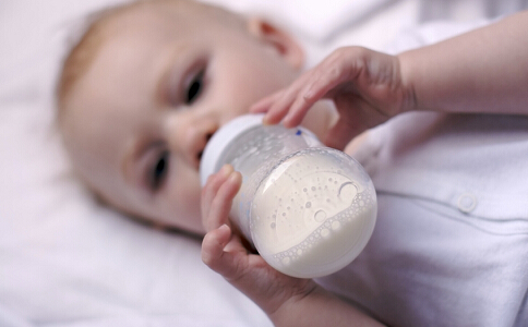 換奶惹的禍 寶寶換奶粉便秘怎麼辦