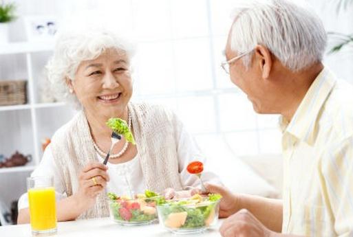 老人吃水果六种错误方法 这样吃伤害身体