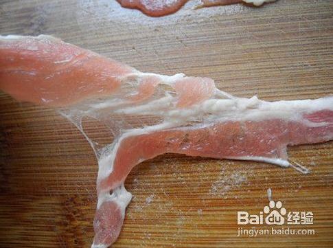 如何分辨真假羊肉卷？真假羊肉的好壞鑒別，羊肉應有「大理石花紋」