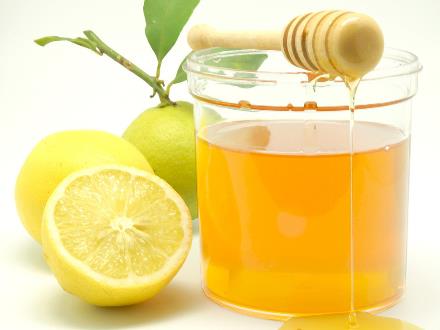 檸檬蜂蜜水什麼時候喝最好？檸檬蜂蜜水的功效