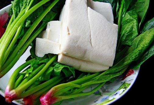菠菜和豆腐能一起吃嗎？菠菜燉豆腐怎麼做最好