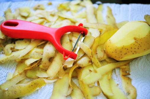 10種食材去皮妙法：土豆對蝦板栗芒果橙子等去皮攻略大全