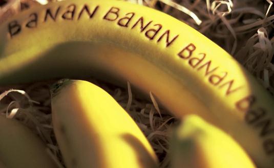 香蕉芦笋助你消除黑眼圈