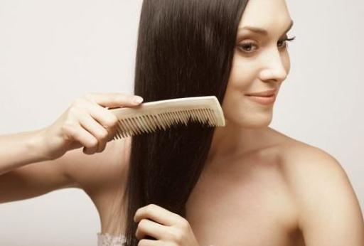 勤梳頭有益秀髮健康 養護秀髮的8大要點
