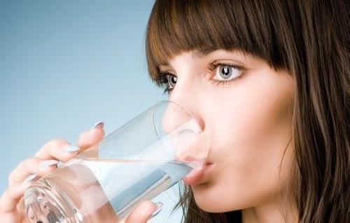 上班族怎麼健康喝水 飲水機的千滾水能喝嗎？