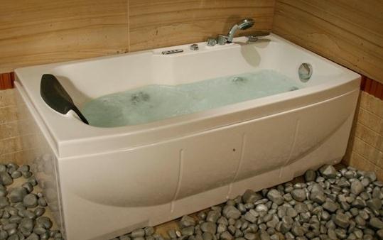 普通浴缸的清洁方法-浴缸的选购知识