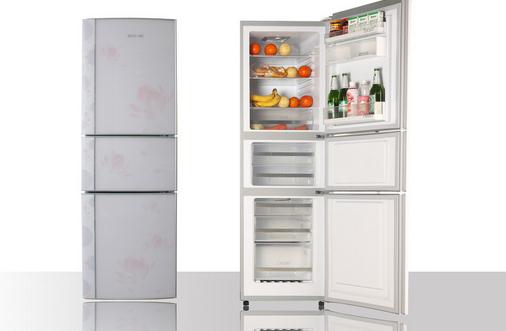 保養冰箱的方法：定期清潔冰箱內部